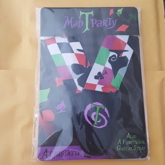 Disney Alice in Wonderland Pin Lanyard Mad T Party - Picture 2 of 3